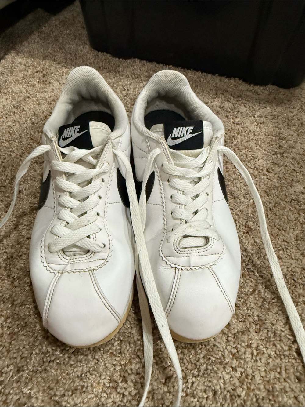 Nike Cortez Women’s Size 8 White Black Leather Retro Sneakers - Picture 4 of 9